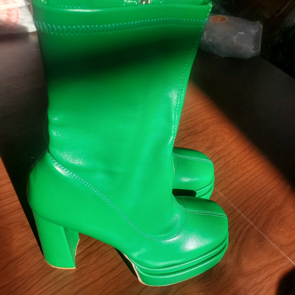 Beautiful boots size 11